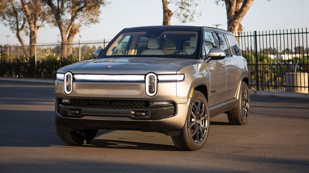 Rivian R1S Quad Pebble Beach