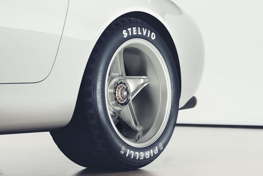 Ventitude Ferrari 250GT Restomod