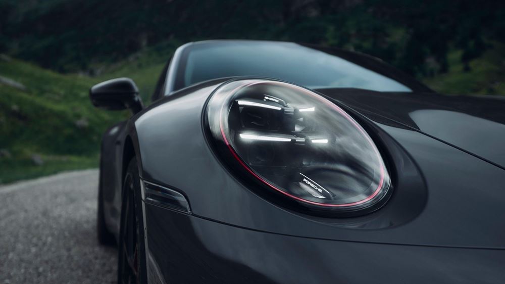 Porsche 911 Carrera 4 GTS Transfagarasan