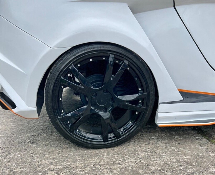 Smartborghini πωλείται στο eBay