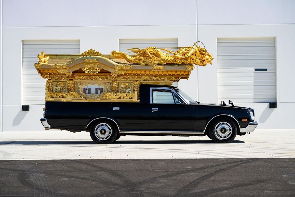 Toyota Century Νεκροφόρα