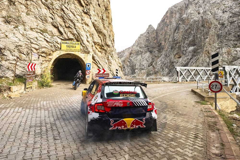 Red Bull Φαραγγι Τουρκία Skoda Fabia Rally BMW F900 GS