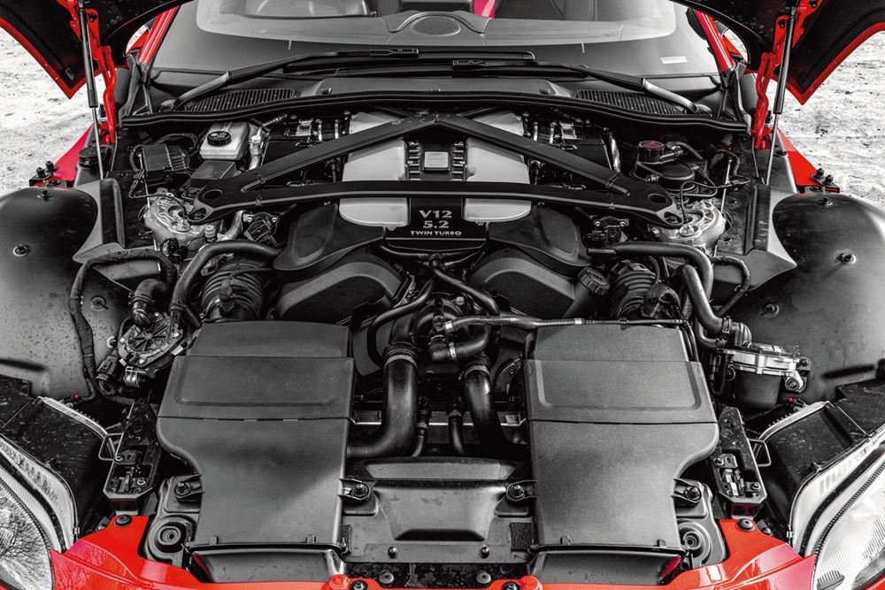 Aston Martin V12 Vantage