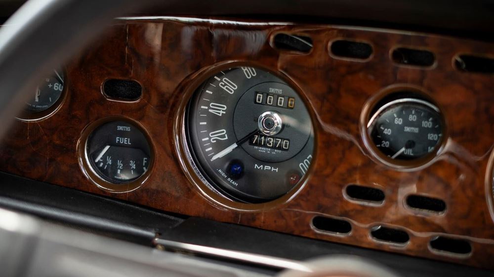 Aston Martin V8 James Bond