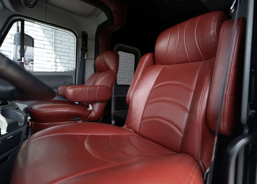 Shaquille Ο&amp;#39;Neal luxury bus