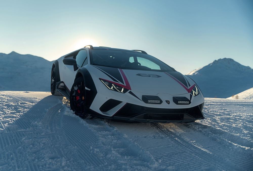 Lamborghini Huracan Sterrato στο χιόνι
