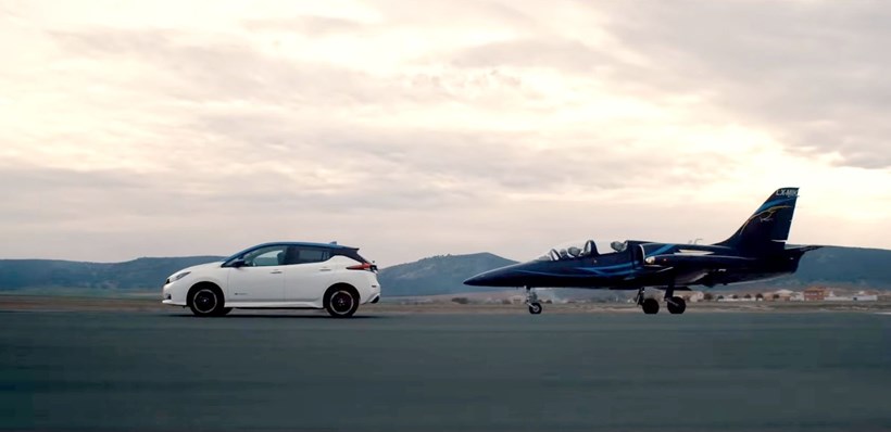 Nissan Leaf VS Jet