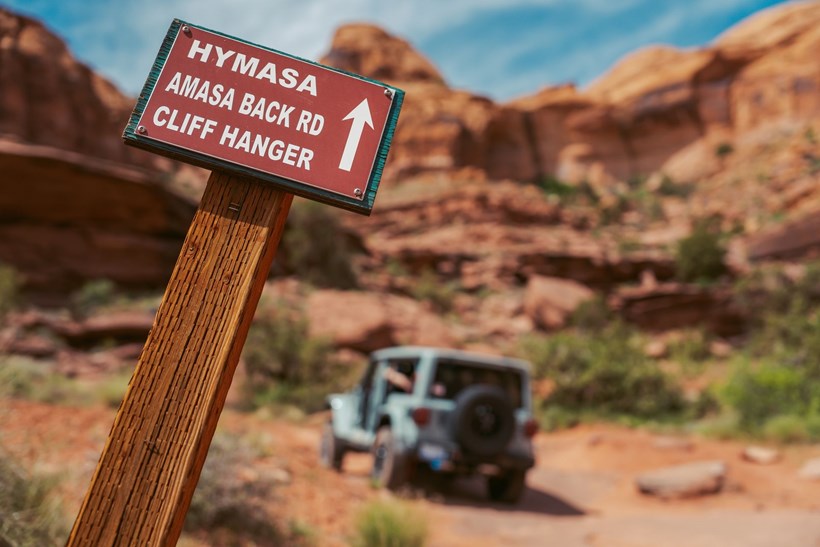 Jeep Wrangler Rubicon Cliff Hanger