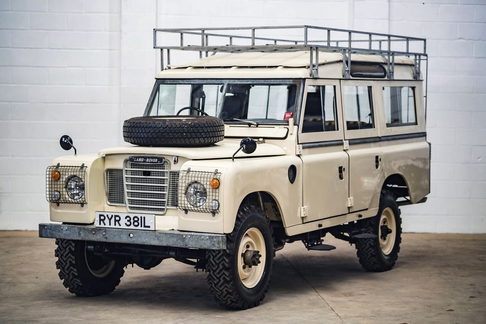 Land Rover Station Wagon