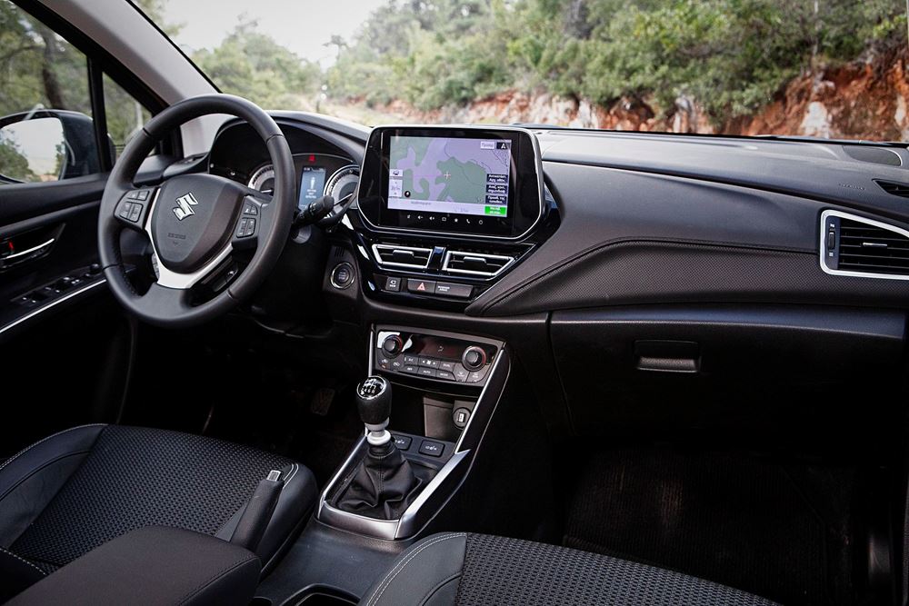 Suzuki S Cross Hybrid Test Drive