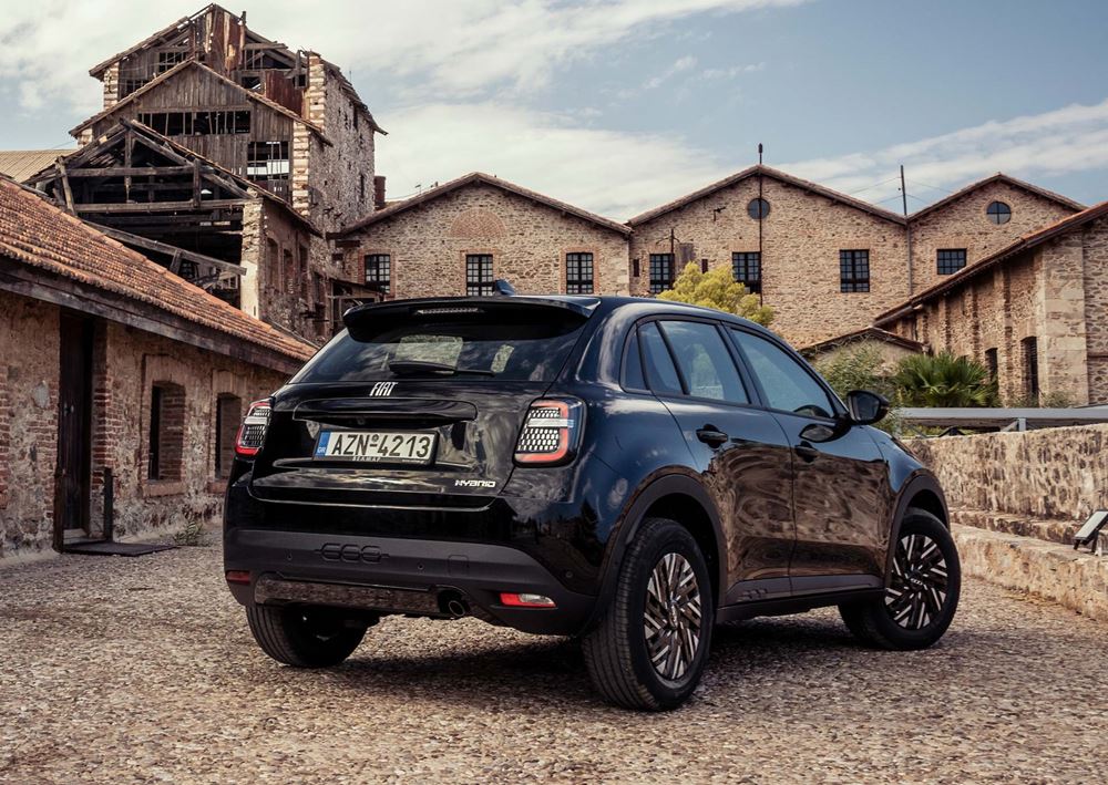 FIAT 600 Hybrid δοκιμή