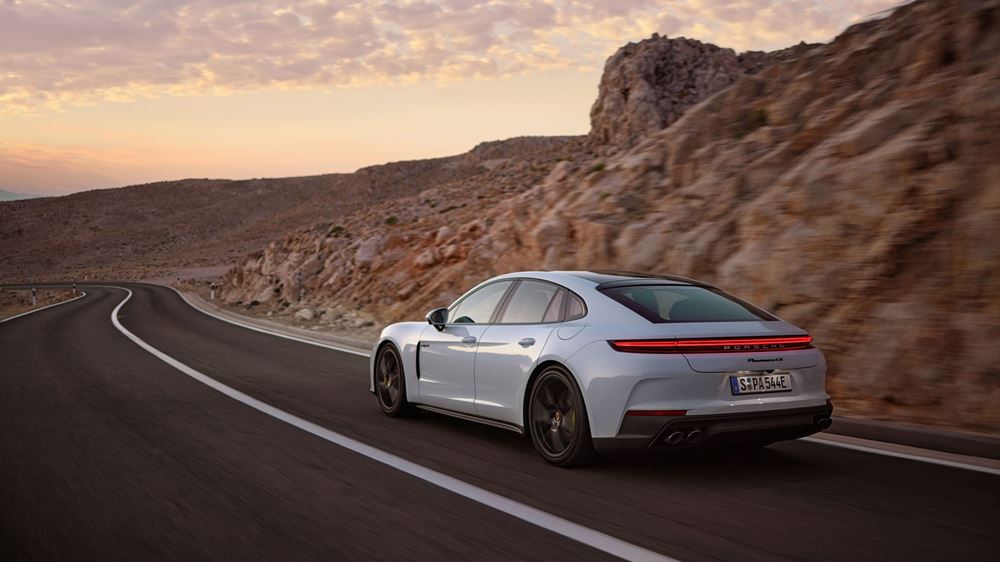 Porsche Panamera Plug-in Hybrid 2024
