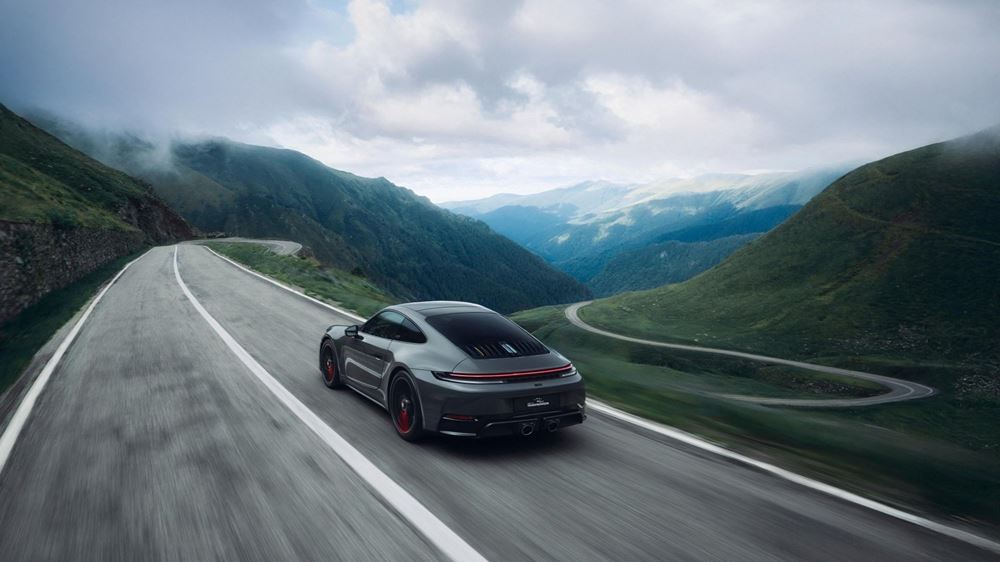 Porsche 911 Carrera 4 GTS Transfagarasan