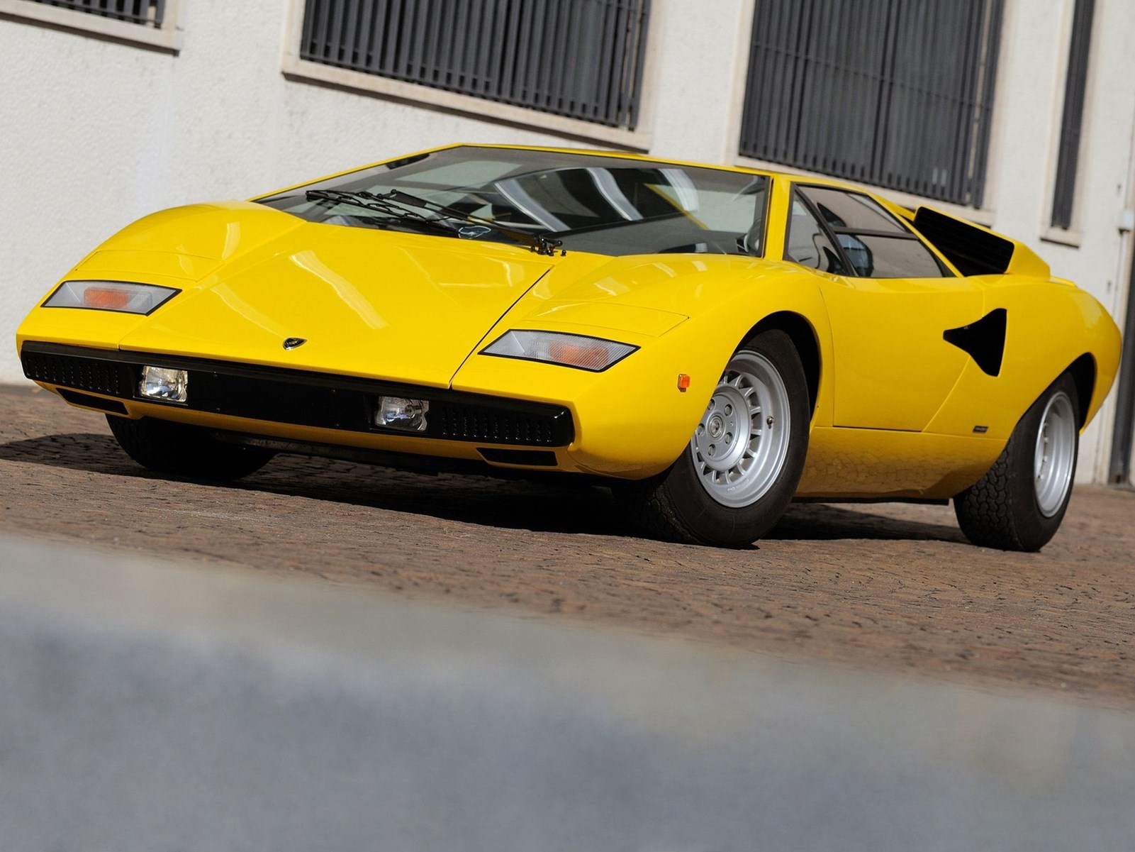 Lamborghini Countach LP400