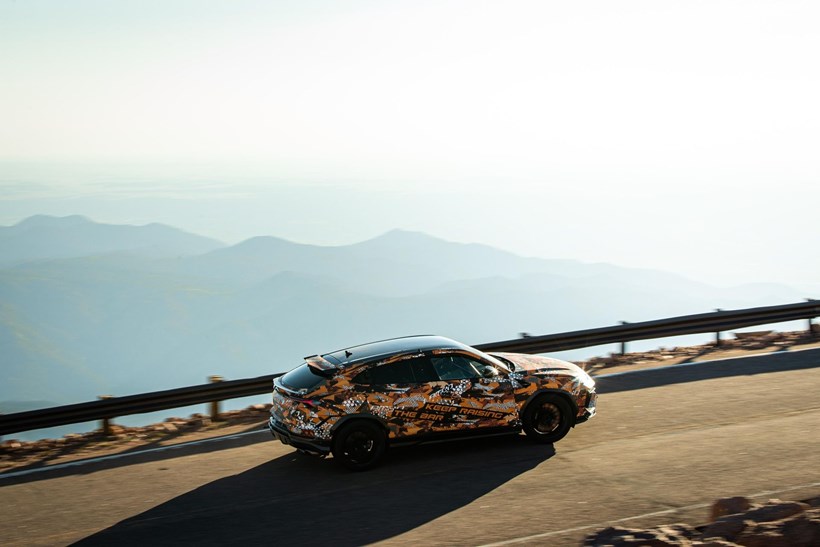 Η Lamborghini Urus στο Pikes Peak