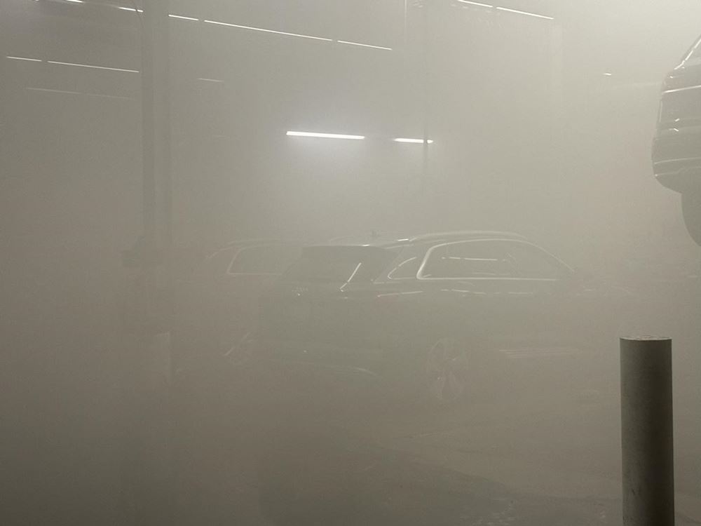 Ηλεκτρικό αυτοκίνητο φωτιά σέρβις