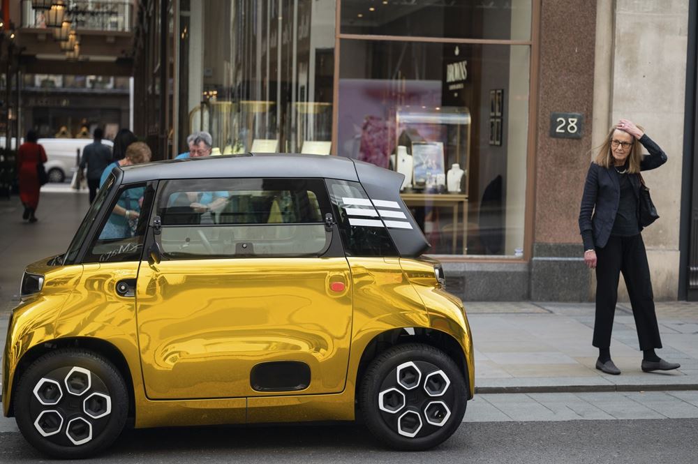 Citroen Ami Χρυσό στο Λονδίνο