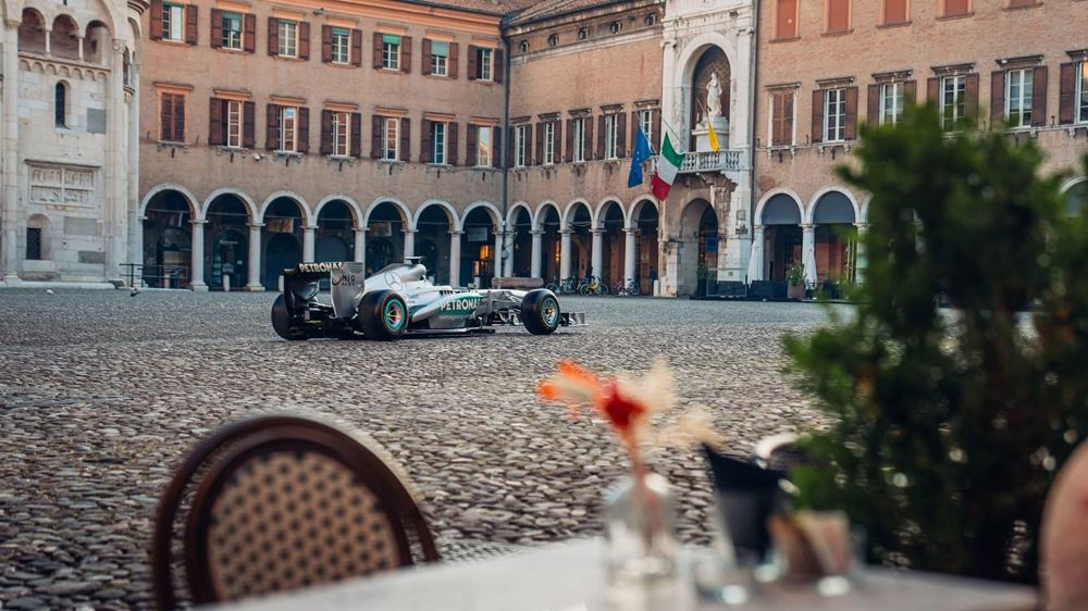 Mercedes F1 W04