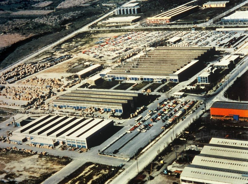 100 xronia Nissan Theocharakis