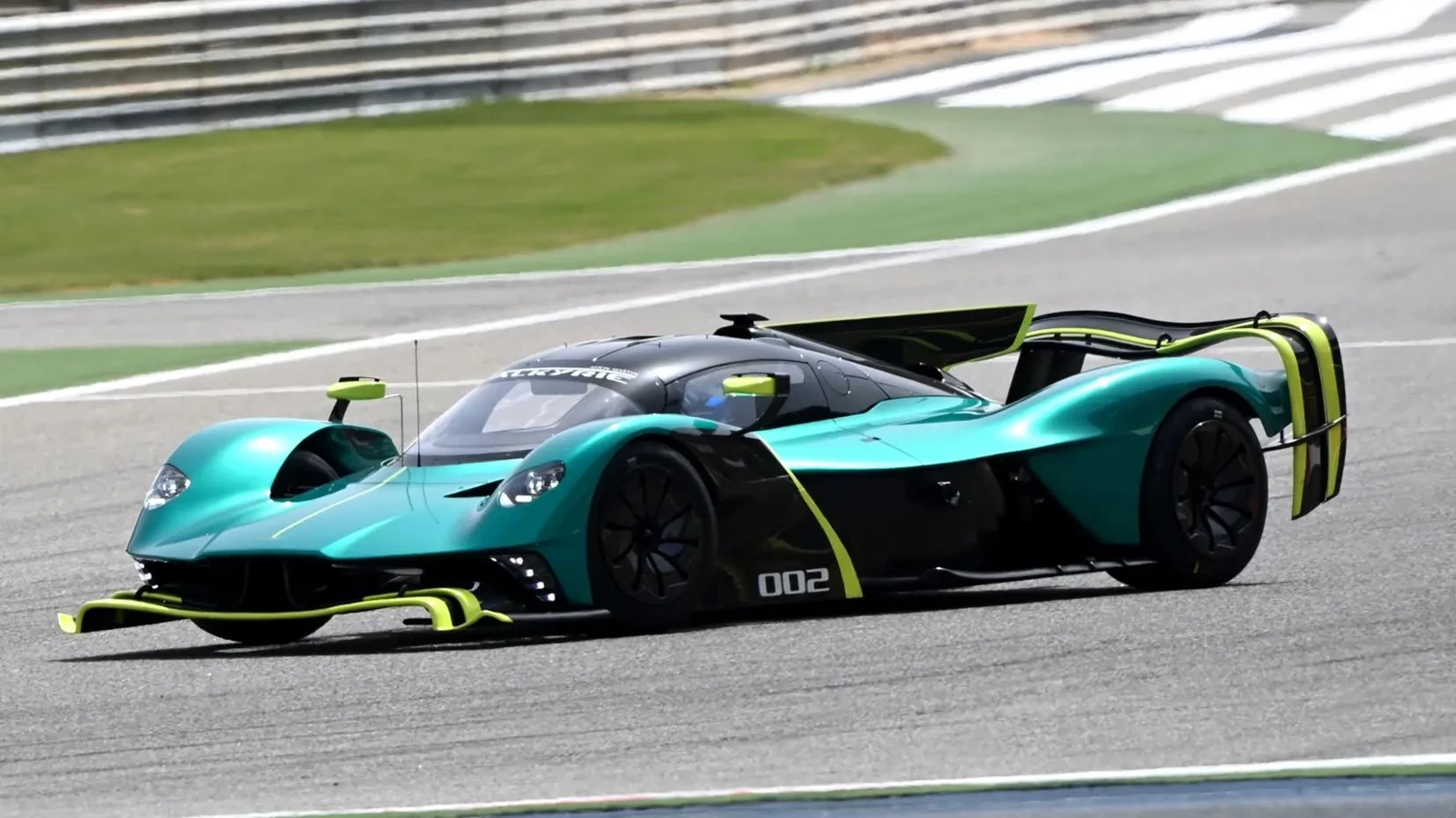 aston martin valkyrie
