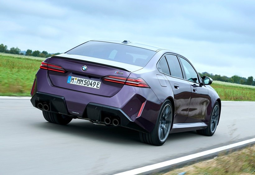 BMW M5 2024