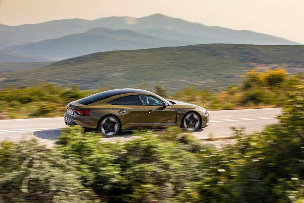 AUDI e-tron GT