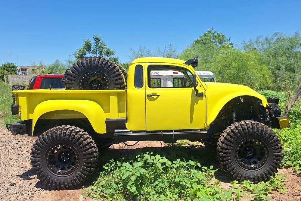 Hot Wheels Tour 2025 VW Beetle truck