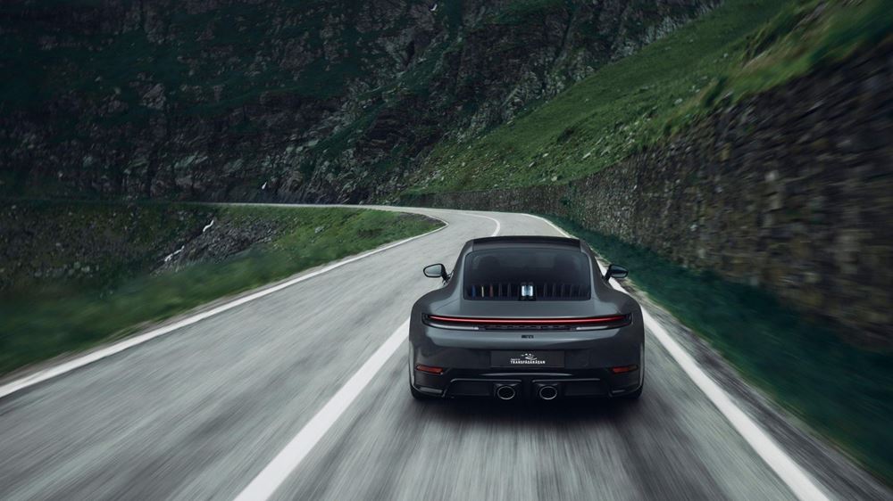 Porsche 911 Carrera 4 GTS Transfagarasan