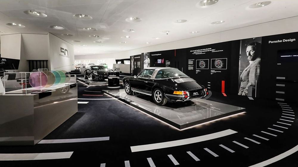 Porsche 911 Targa Auction
