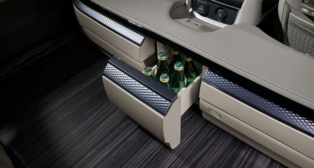 Kia Carnival Hi Limousine