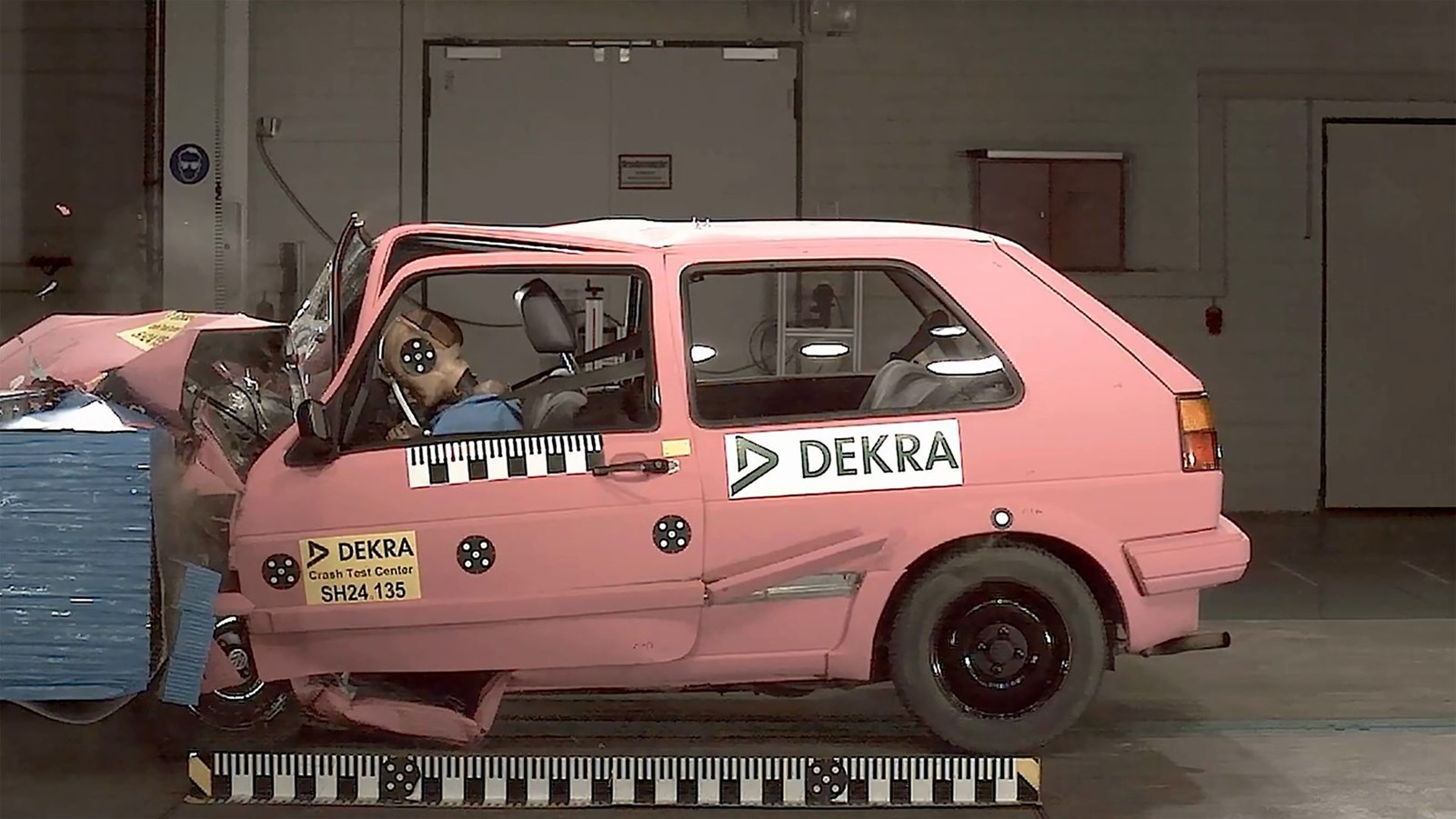 Dekra Golf II crash test