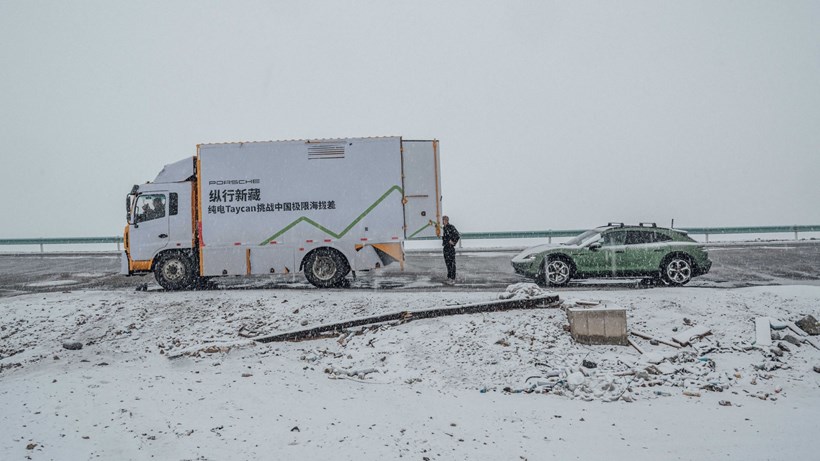 Porsche Taycan Cross Turismo Tibet