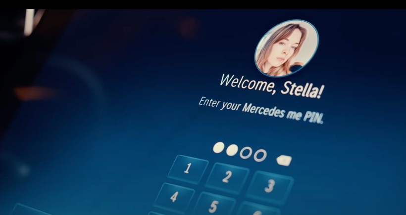 Mercedes adv Banderas