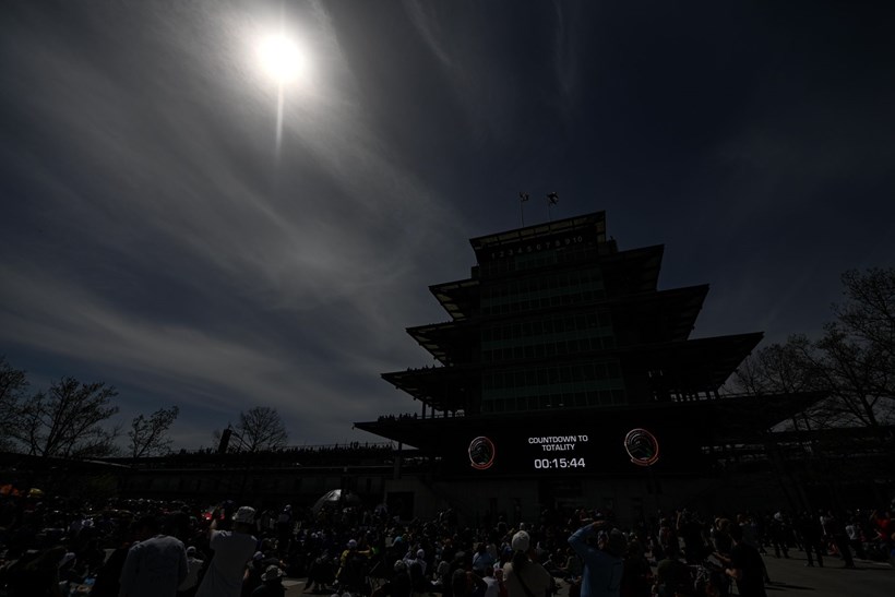 Ολική έκλειψη Σελήνης 2024 Indianapolis Motor Speedway Indycar