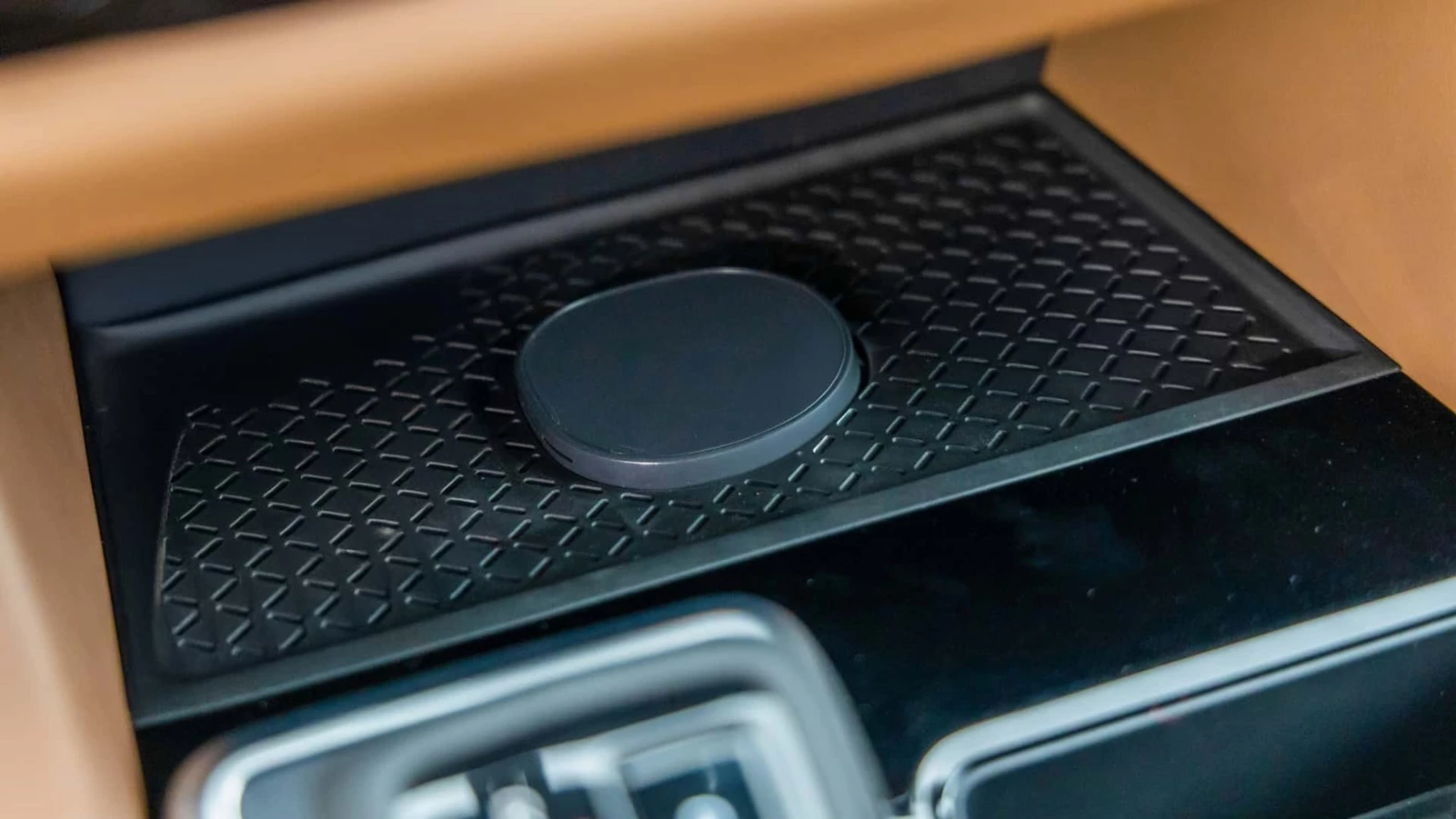 Nissan Qi2 ασύρματη φόρτιση