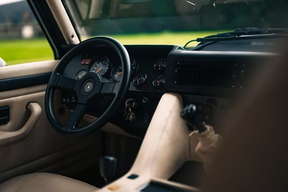 Lamborghini LM002