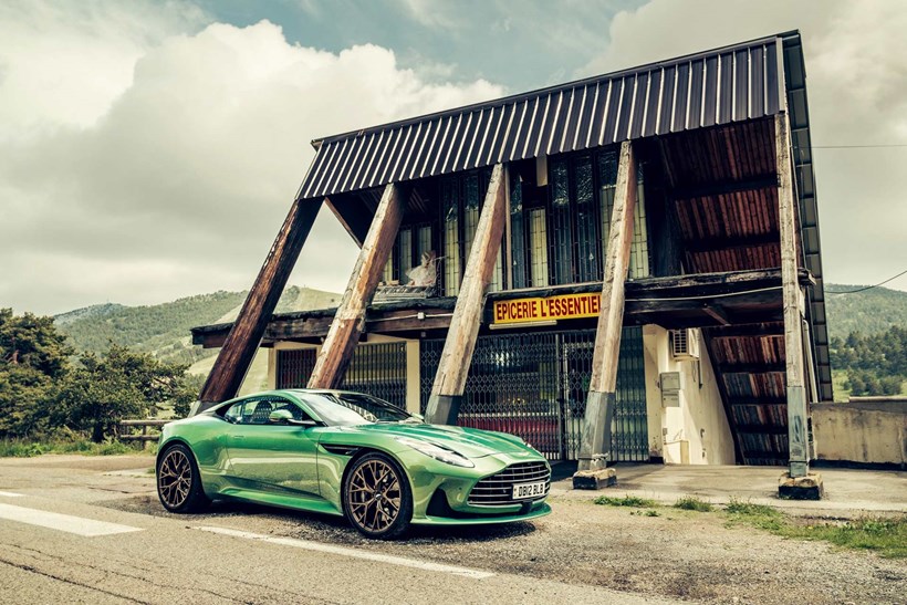 Aston Martin DB12