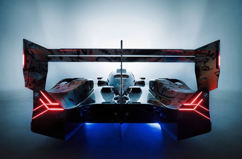 BMW M Hybrid V8 art car