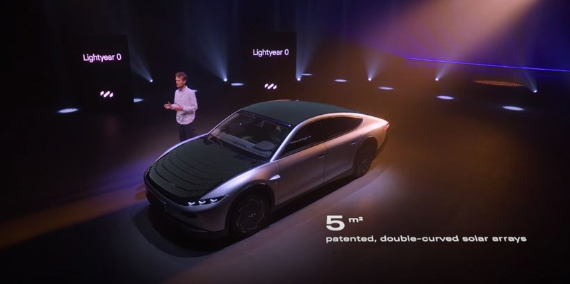 To πρώτο ηλιακό ηλεκτρικό αυτοκίνητο (SEV) Lightyear 0