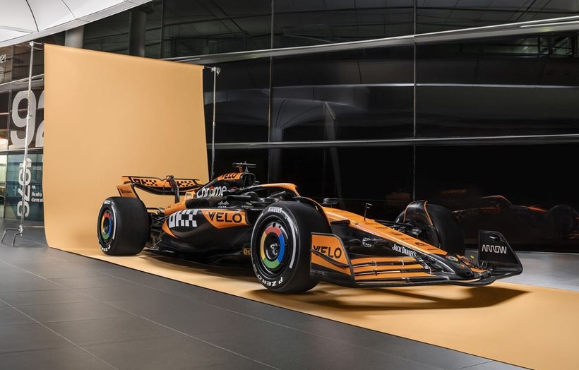 F1 McLaren MCL38