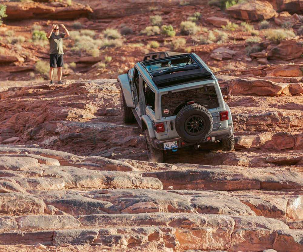 Jeep Wrangler Rubicon Cliff Hanger