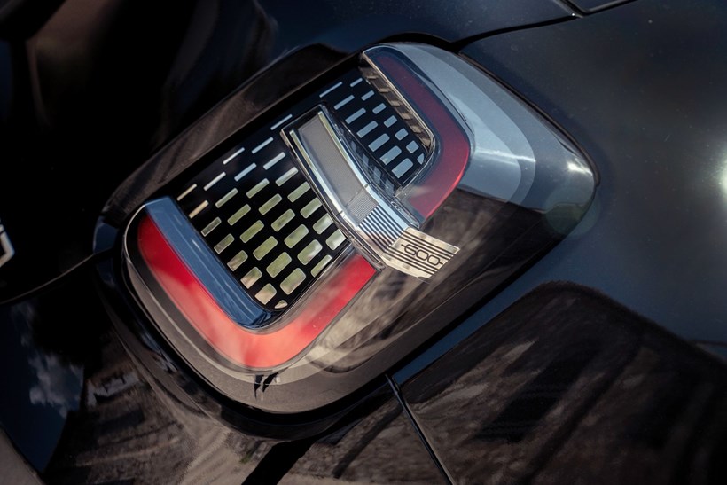 FIAT 600 Hybrid δοκιμή