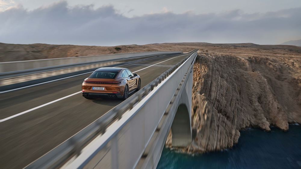 Porsche Panamera 2023