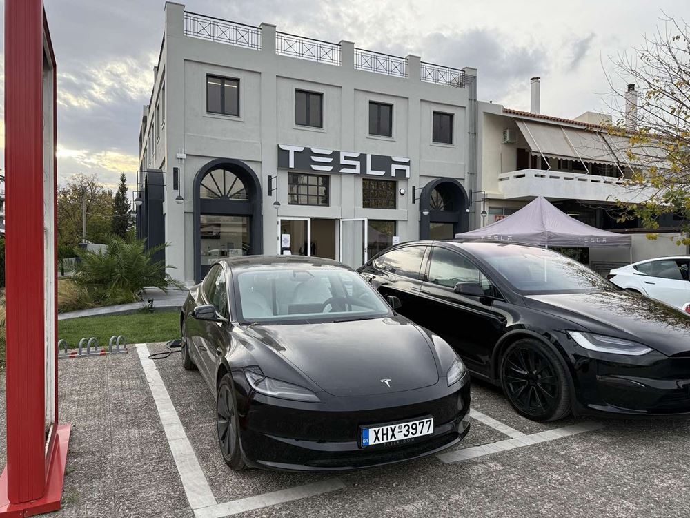 Tesla νέο κατάστημα Κηφισιά