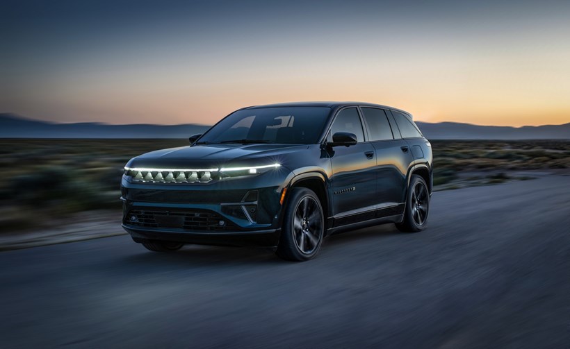 Jeep Wagoneer S Video Tesla Model Y