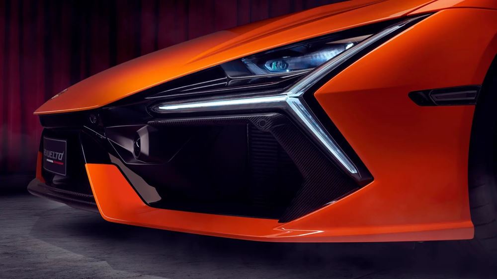 Lamborghini Revuelto 2024
