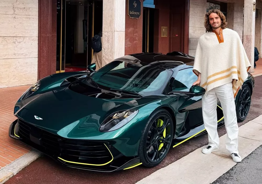 Τσιτσιπάς Aston Martin Valhalla