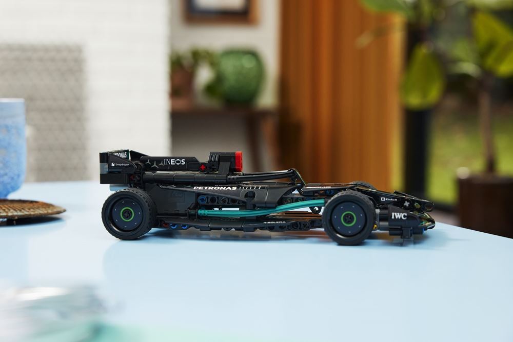 Lego Technic Mercedes W14