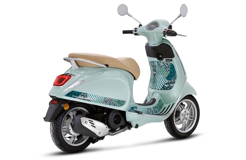 Vespa Primavera Batik