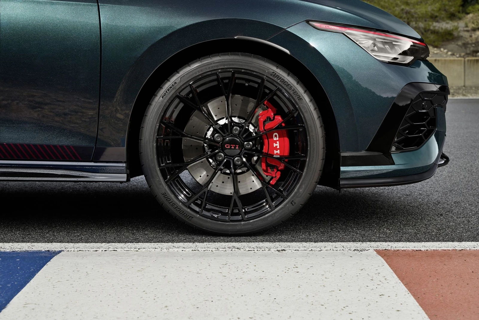 VW Golf GTI Edition 50